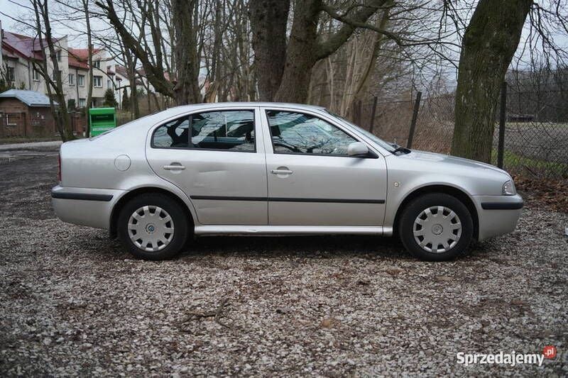 Używany Skoda Octavia 2003 Srebrny Sedan/Limuzyna