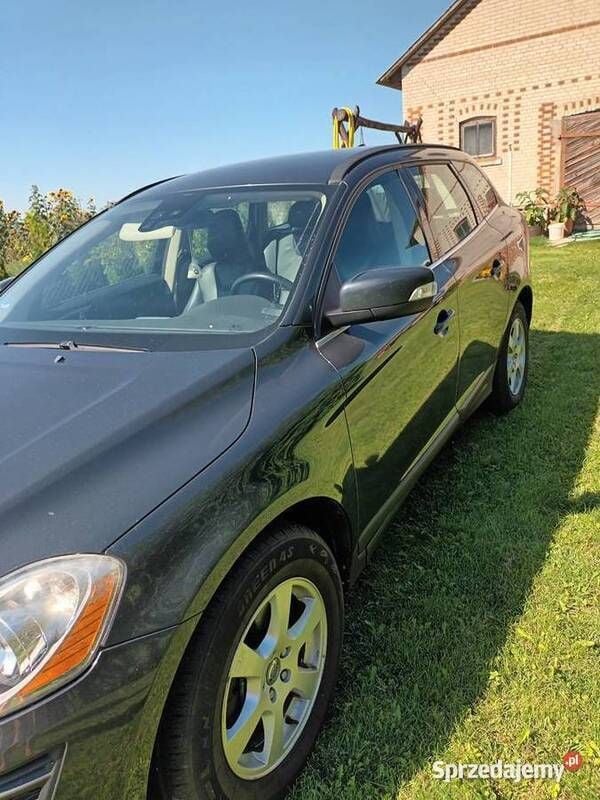 Czarny Używany 2011 Volvo XC60 SUV | 36 000 zł - Obraz 1/4