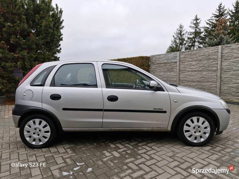 Używany Opel Corsa 75 KM (55 kW) 2003 Hatchback