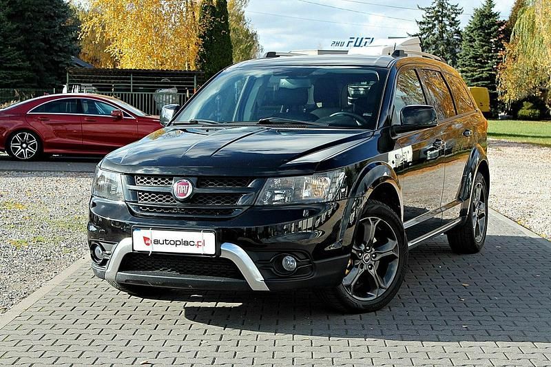 Używany Fiat Freemont Black Code 170 KM (125 kW) 2015 Czarny (metalik, perła) SUV