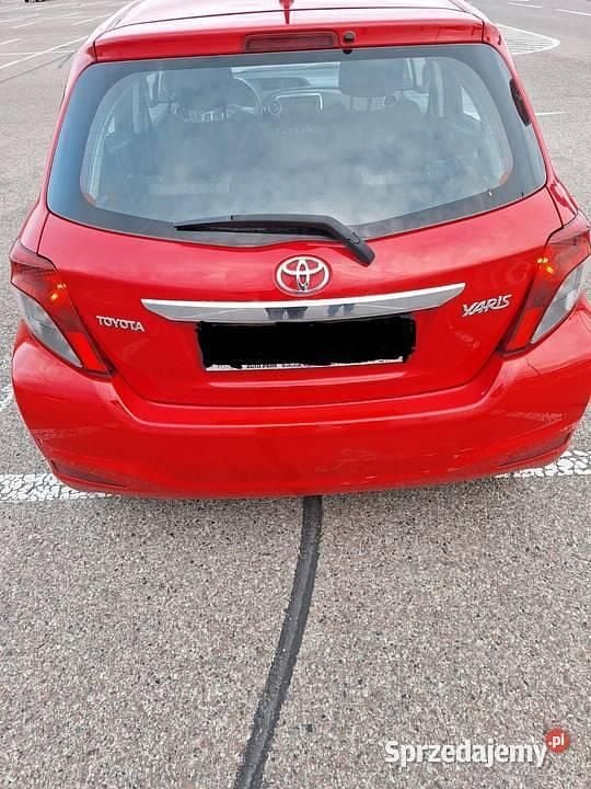 Czerwony Używany 2013 Toyota Yaris Hatchback | 13 900 zł (Dobra cena) - Obraz 1/4
