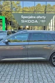 Używany Skoda Superb 200 KM (147 kW) 2022 Szary Kombi
