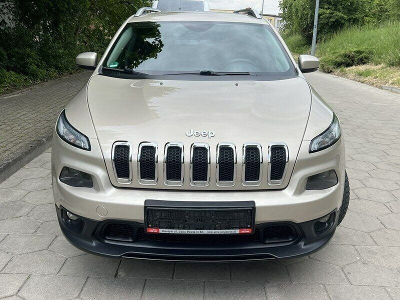 Używany Jeep Cherokee Longitude 140 KM (102 kW) 2015 Złoty (metalik) SUV