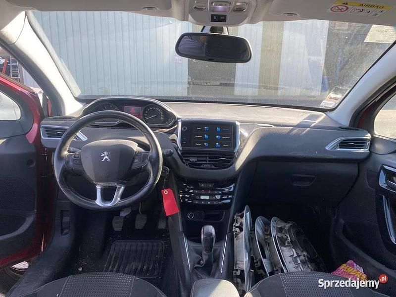 Używany Peugeot 208 Allure 2017 Czerwony Hatchback