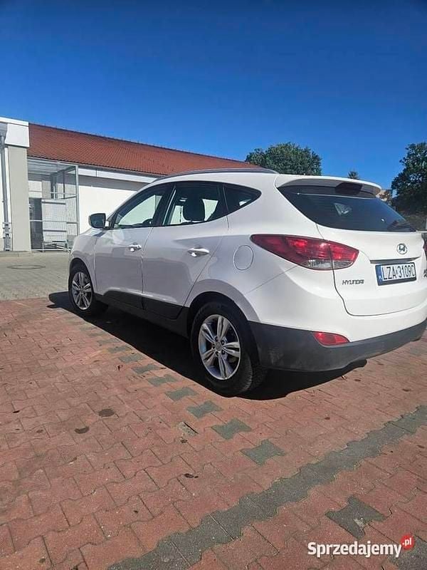 Biały Używany 2011 Hyundai ix35 SUV | 32 000 zł (Uczciwa cena) - Obraz 1/4