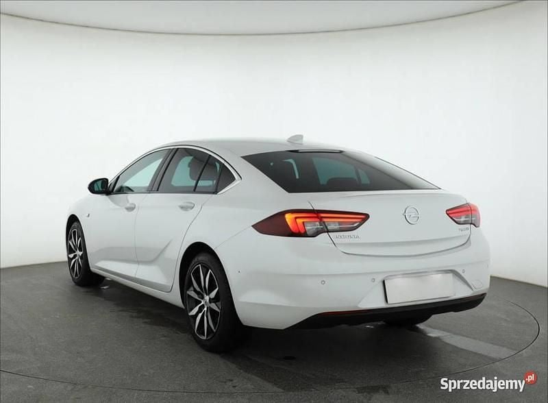 Używany Opel Insignia 2018 Biały Hatchback
