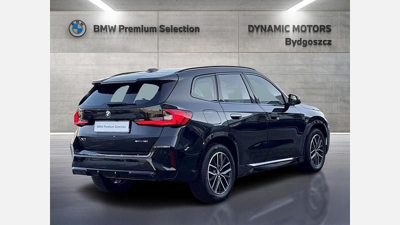 Używany BMW X1 Luxury Line 136 KM (100 kW) 2024 Czarny szafir metalizowany SUV