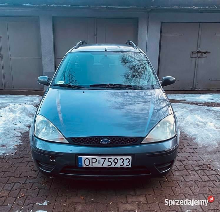 Szary Używany 2004 Ford Focus Sedan/Limuzyna | 3400 zł (Uczciwa cena) - Obraz 1/4