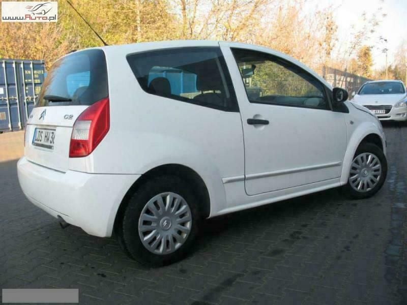 Używany Citroën C2 65 KM (47 kW) 2009 Biały (metalik) Hatchback