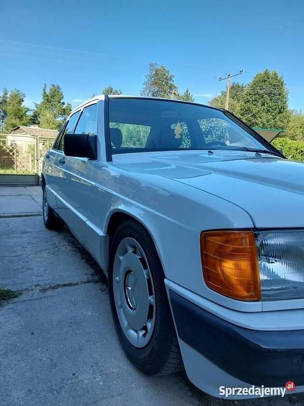 Używany 1990 Mercedes 190 | 35 000 zł - Obraz 1/4