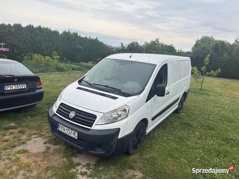 Biały Używany 2011 Fiat Scudo Minivan | 9900 zł (Uczciwa cena) - Obraz 1/4