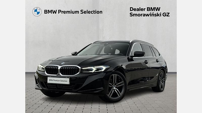 Black sapphire metallic metalizowany Używany 2023 BMW 320 Kombi | 179 700 zł - Obraz 1/3