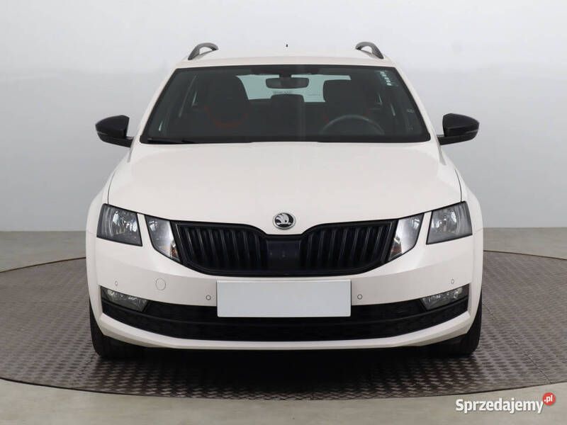 Biały Używany 2019 Skoda Octavia Kombi | 52 999 zł (Dobra cena) - Obraz 1/4