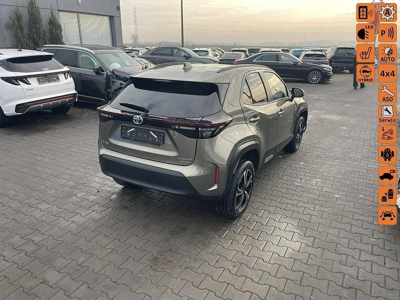 Zielony Używany 2024 Toyota Yaris Cross SUV | 57 900 zł - Obraz 1/4