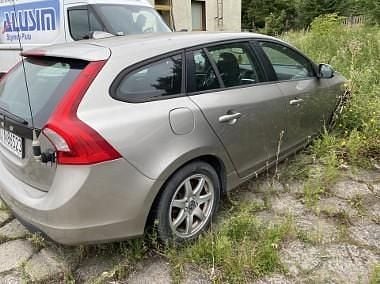 Beżowy Używany 2011 Volvo V60 Kombi | 18 750 zł - Obraz 1/4