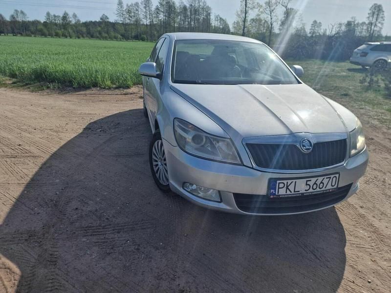Używany Skoda Octavia 2010 Srebrny Sedan/Limuzyna