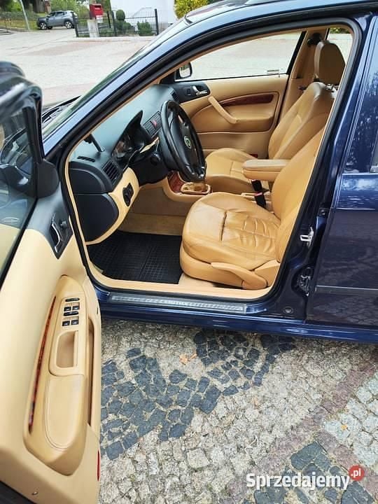 Używany Skoda Octavia LAURIN & KLEMENT 2000 Niebieski Kombi