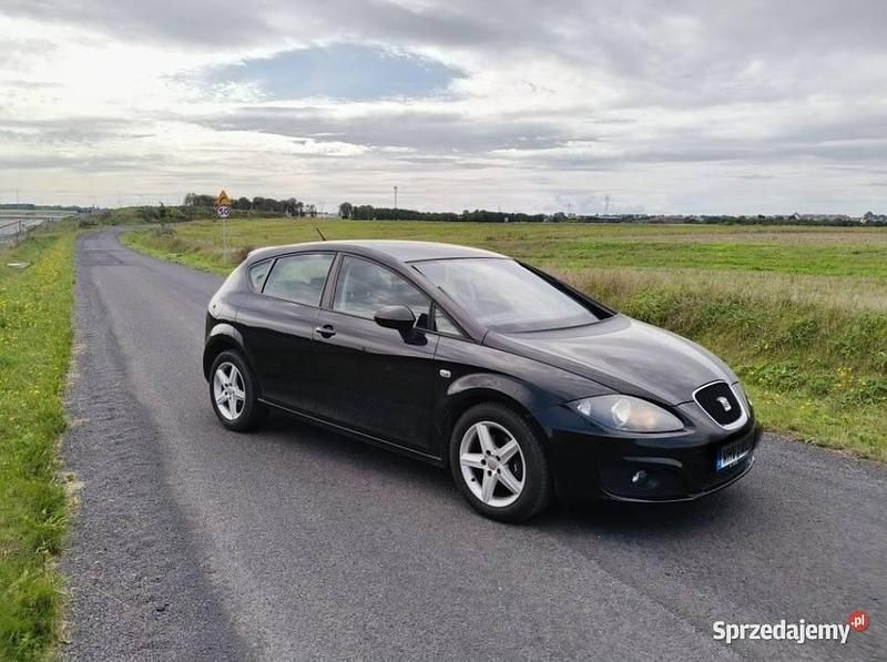 Czarny Używany 2011 Seat Leon Sedan/Limuzyna | 14 900 zł (Dobra cena) - Obraz 1/4