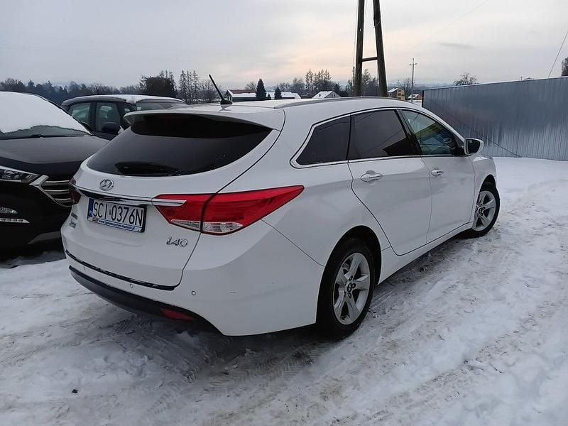 Używany Hyundai i40 Edition 135 KM (99 kW) 2012 Biały Kombi