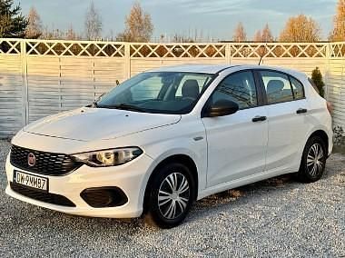 Inny kolor Używany 2017 Fiat Tipo Sedan/Limuzyna | 27 800 zł (Dobra cena) - Obraz 1/4