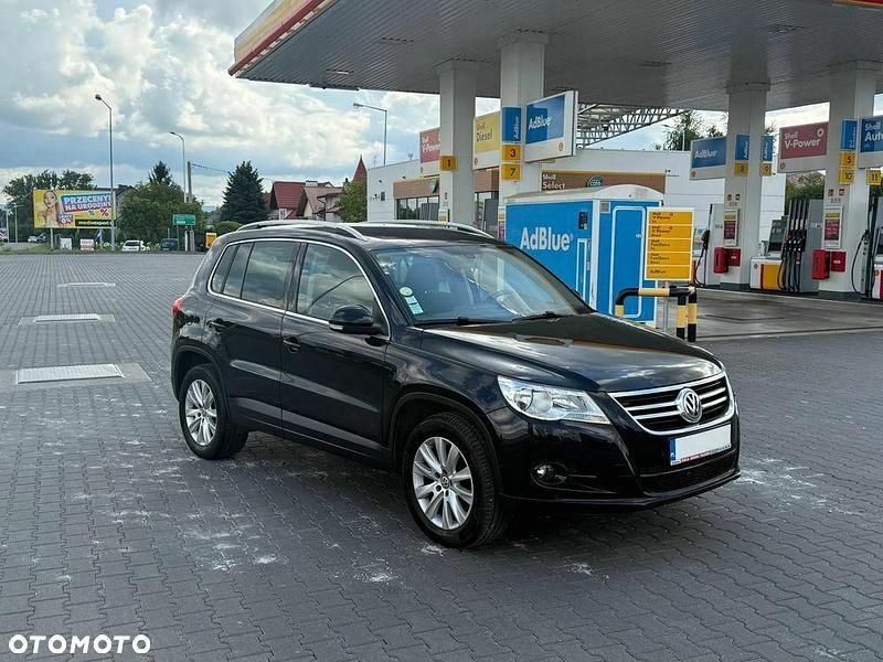 Czarny Używany 2011 VW Tiguan Trendline SUV | 33 900 zł (Uczciwa cena) - Obraz 1/4