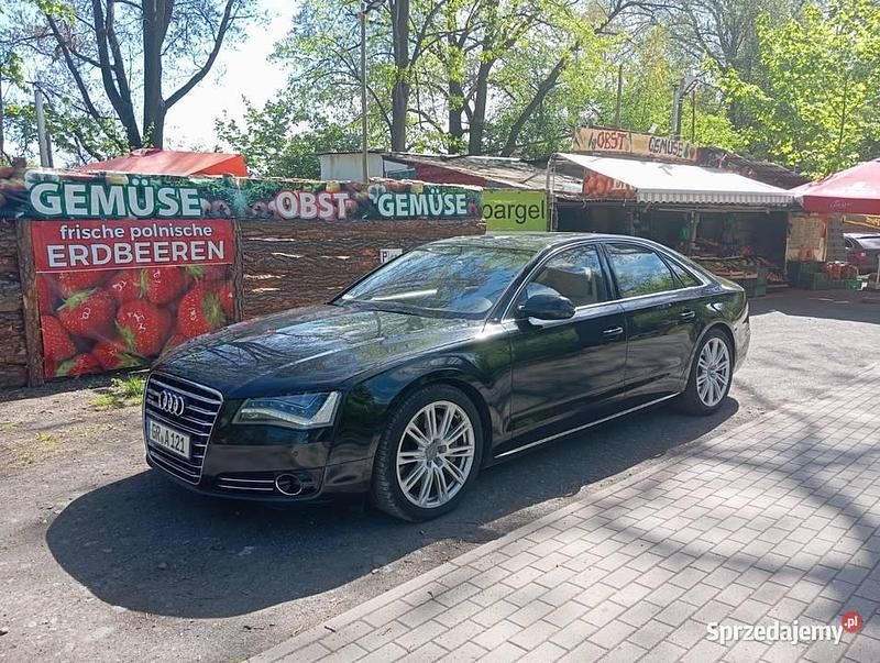 Używany Audi A8 2010 Czarny Sedan/Limuzyna