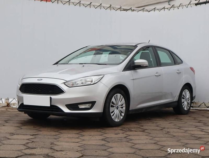 Używany Ford Focus 105 KM (77 kW) 2018 Srebrny Sedan/Limuzyna