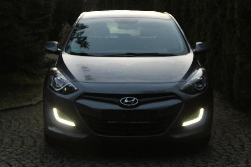 Używany Hyundai i30 101 KM (74 kW) 2014 Szary Hatchback