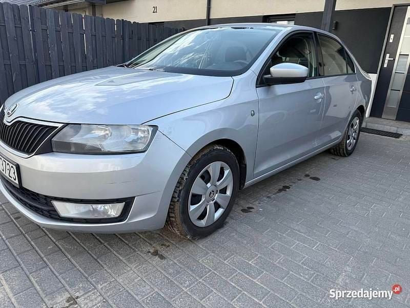 Srebrny Używany 2014 Skoda Rapid Sedan/Limuzyna | 15 999 zł (Uczciwa cena) - Obraz 1/4