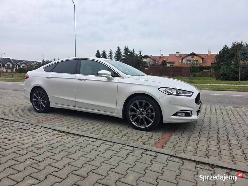 Biały Używany 2018 Ford Fusion Sedan/Limuzyna | 59 800 zł (Drogi) - Obraz 1/4