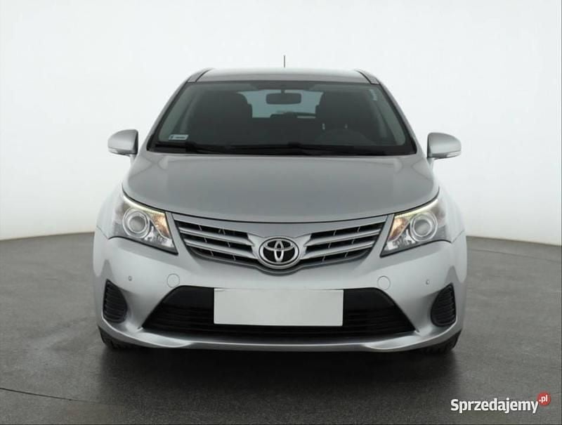 Srebrny Używany 2012 Toyota Avensis Kombi | 29 999 zł (Uczciwa cena) - Obraz 1/4