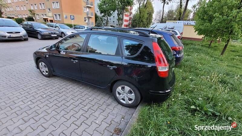 Używany Hyundai i30 109 KM (80 kW) 2011 Czarny Kombi