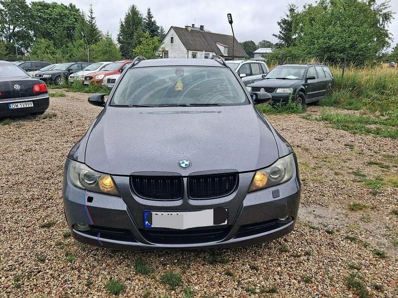 Szary (metalik) Używany 2006 BMW 320 Kombi | 12 499 zł - Obraz 1/4