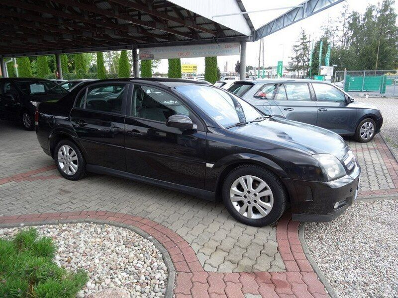Używany Opel Vectra 100 KM (73 kW) 2004 Czarny Sedan/Limuzyna