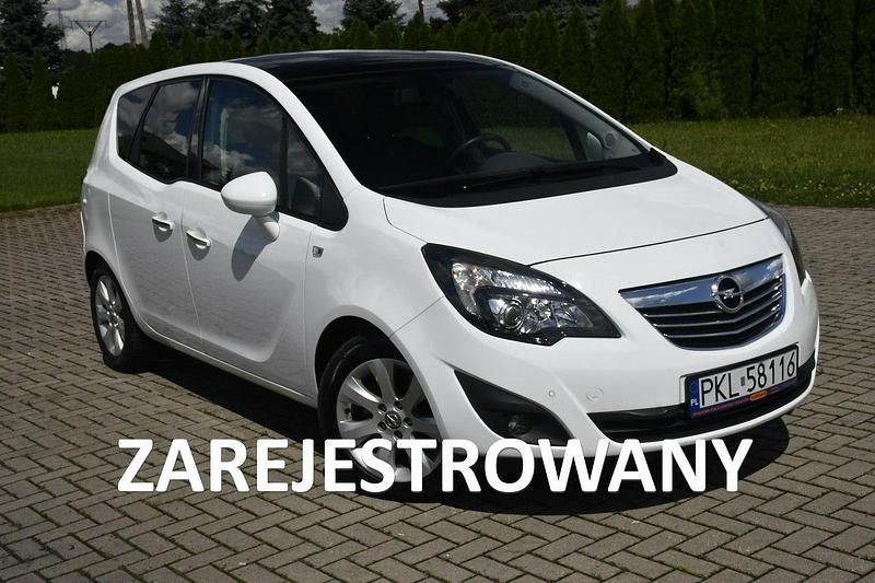 Biały Używany 2011 Opel Meriva Minivan | 16 900 zł (Uczciwa cena) - Obraz 1/4