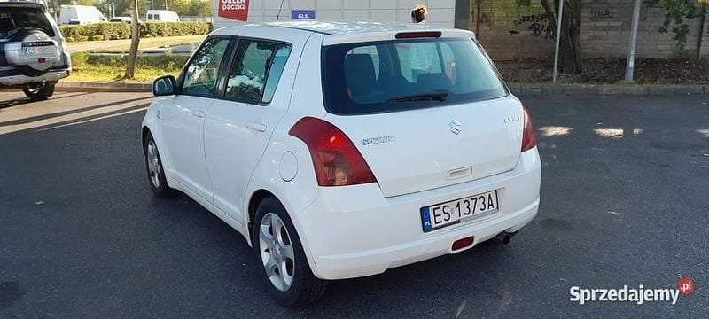 Biały Używany 2007 Suzuki Swift Hatchback | 7000 zł (Dobra cena) - Obraz 1/4