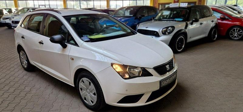 Biały Używany 2016 Seat Ibiza ST Kombi | 24 900 zł - Obraz 1/2