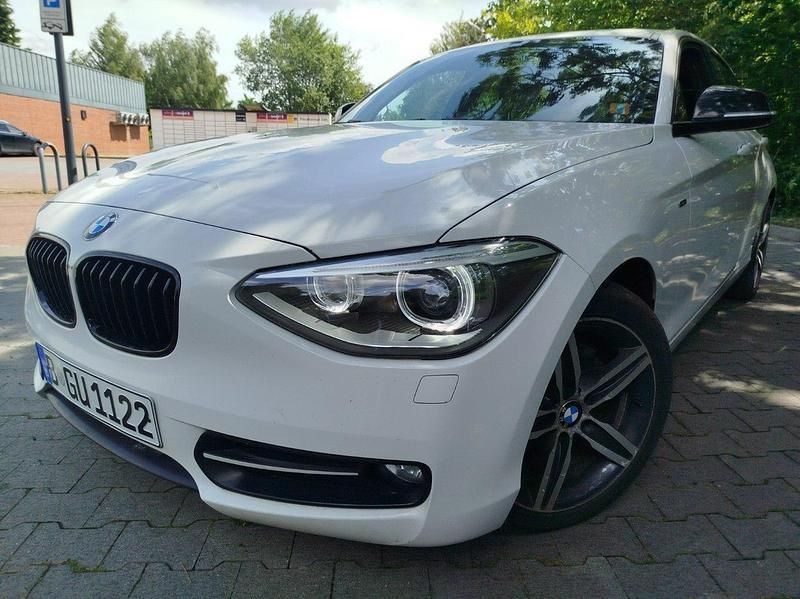 Biały Używany 2013 BMW 118 M Sport Hatchback | 25 500 zł (Uczciwa cena) - Obraz 1/4
