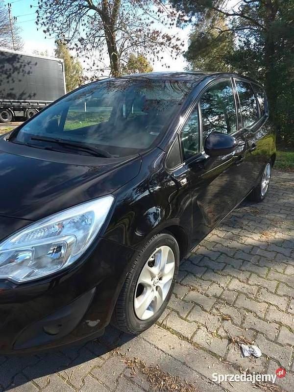 Używany Opel Meriva 2011 Granatowy Minivan
