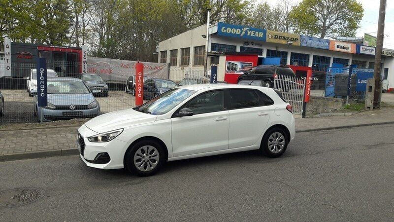 Używany Hyundai i30 GO! 100 KM (73 kW) 2018 Biały Hatchback