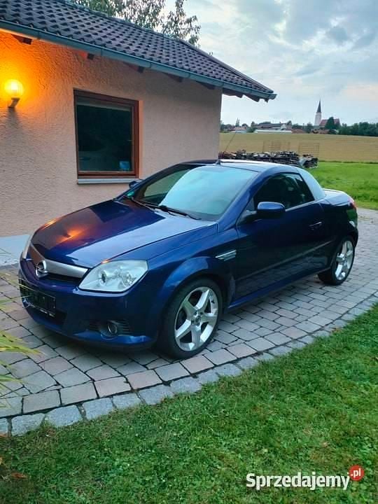 Niebieski Używany 2005 Opel Tigra Eco Kabriolet | 8500 zł - Obraz 1/4