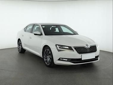Używany Skoda Superb 120 KM (88 kW) 2016 Biały Sedan/Limuzyna