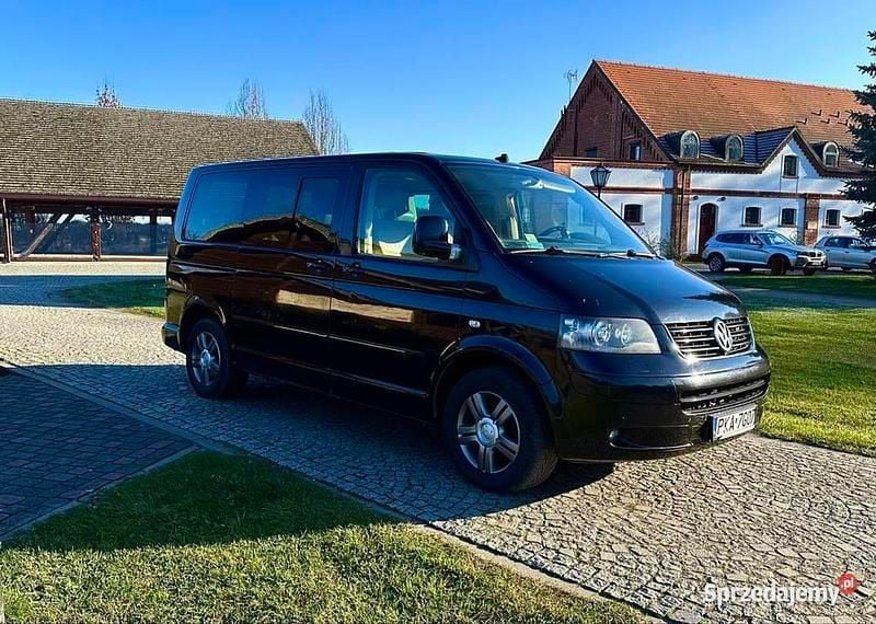 Czarny Używany 2005 VW Multivan Highline Van | 32 900 zł (Uczciwa cena) - Obraz 1/4