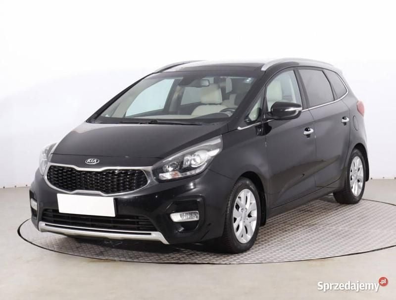 Używany Kia Carens 2017 Czarny Minivan