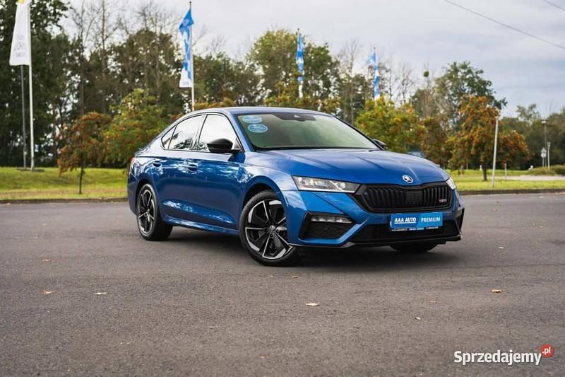 Niebieski Używany 2023 Skoda Octavia RS Hatchback | 136 999 zł - Obraz 1/4