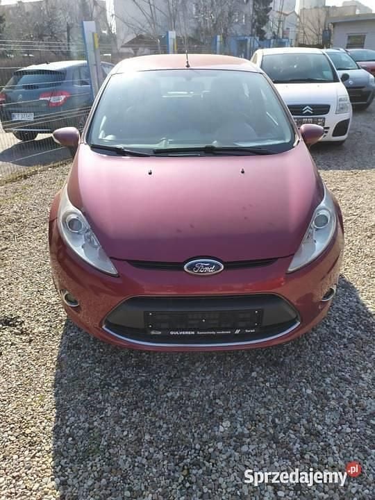 Używany Ford Fiesta 2009 Bordowy Hatchback