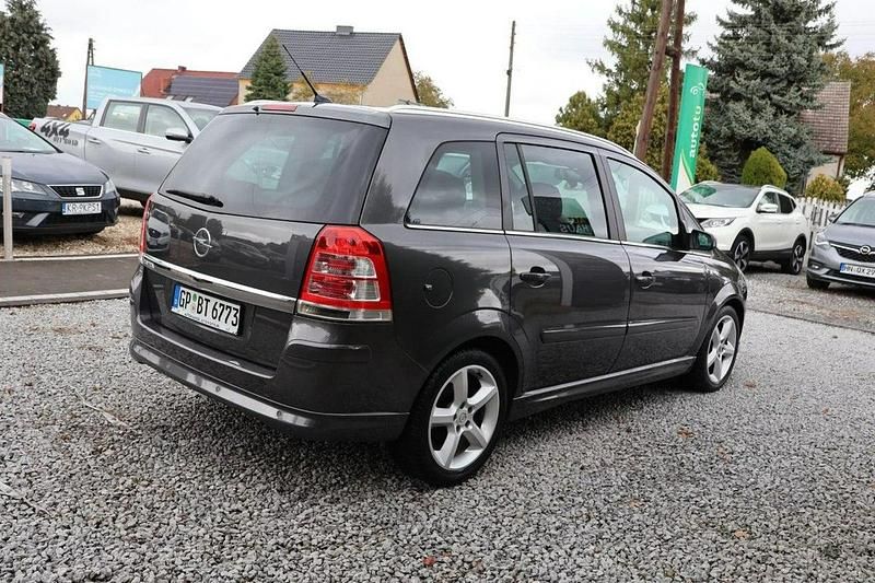 Używany Opel Zafira 140 KM (102 kW) 2009 Szary (metalik) Minivan