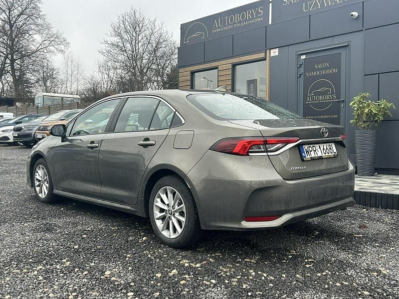 Używany Toyota Corolla 125 KM (91 kW) 2022 Brązowy (metalik) Sedan/Limuzyna