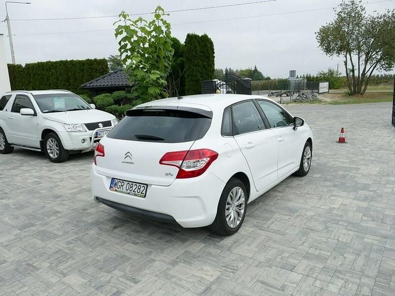 Używany Citroën C4 95 KM (69 kW) 2012 Biały Hatchback