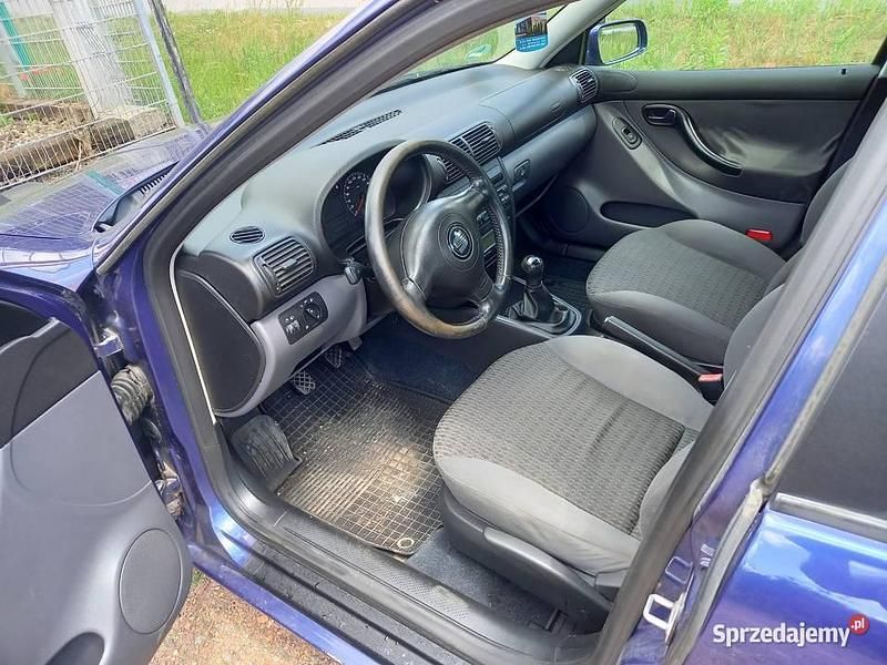 Używany Seat Toledo 2004 Granatowy Sedan/Limuzyna